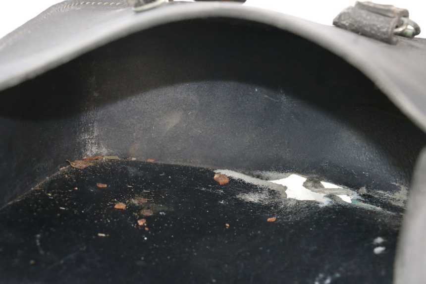 photo de VALISE SUZUKI GZ MARAUDER 125 (1998 - 2004) - Autre angle de vue