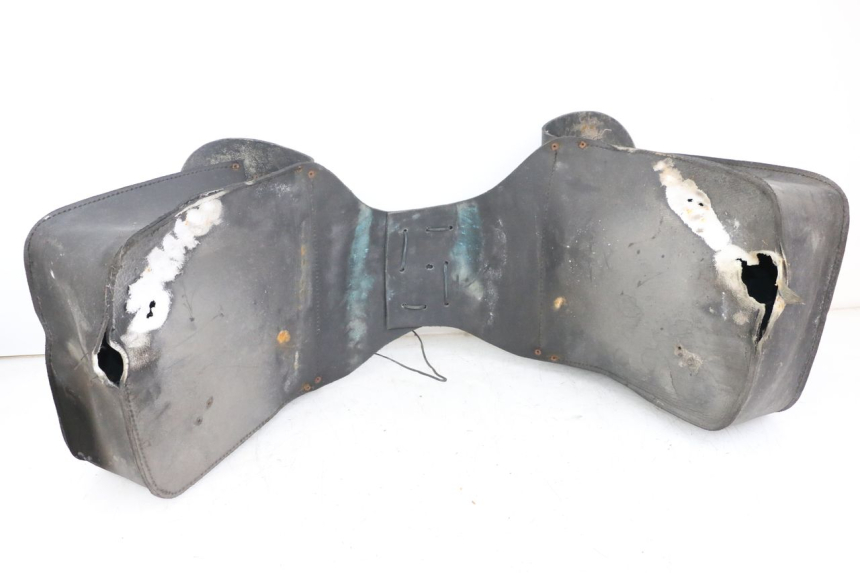 photo de VALISE SUZUKI GZ MARAUDER 125 (1998 - 2004) - Points de fixation