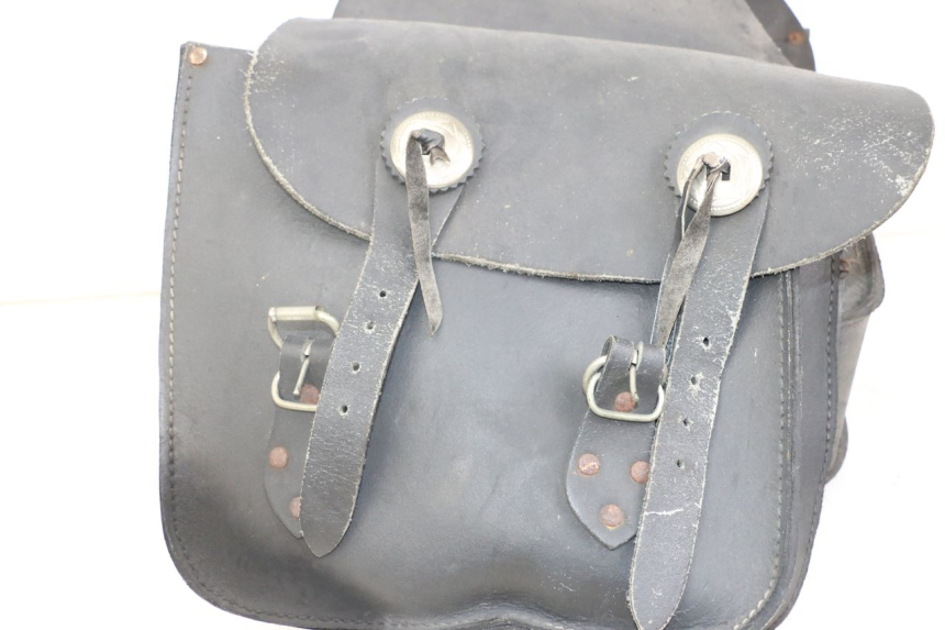 photo de VALISE SUZUKI GZ MARAUDER 125 (1998 - 2004) - État de surface