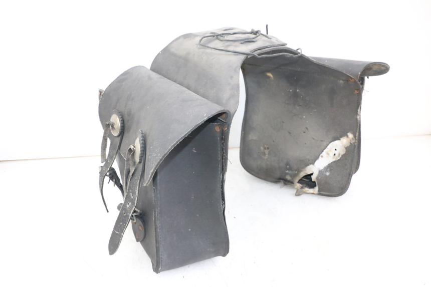 photo de VALISE SUZUKI GZ MARAUDER 125 (1998 - 2004) - Marquages et références