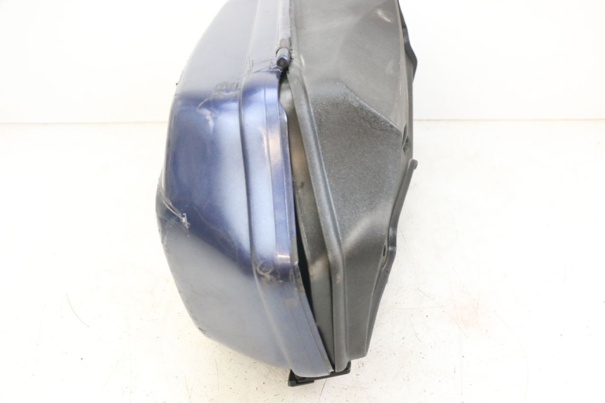 photo de VALISE APRILIA SCARABEO GT 125 (1999 - 2007) - Vue rapprochée