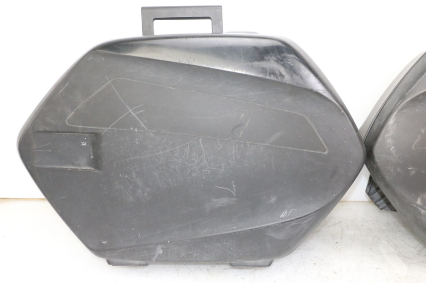 photo de VALISE YAMAHA TDM ABS 900 (2002 - 2014) - Inspection visuelle