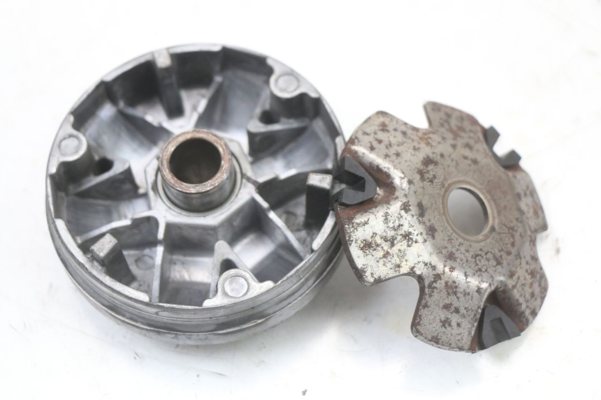 photo de VARIATEUR KYMCO AGILITY 4T 50 (2005 - 2018) - Gros plan technique