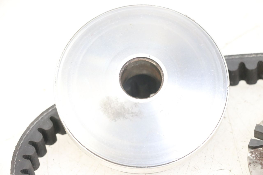 photo de VARIATEUR KYMCO AGILITY 4T 50 (2018 - 2022) - Gros plan technique