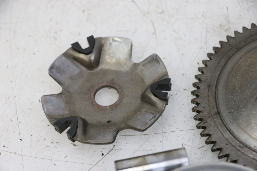 photo de VARIATEUR KYMCO AGILITY 4T 50 (2018 - 2022) - Gros plan technique