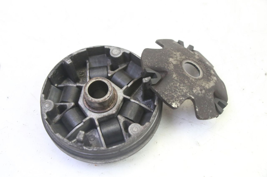 photo de VARIATEUR KYMCO AGILITY 4T 50 (2005 - 2018) - Gros plan technique