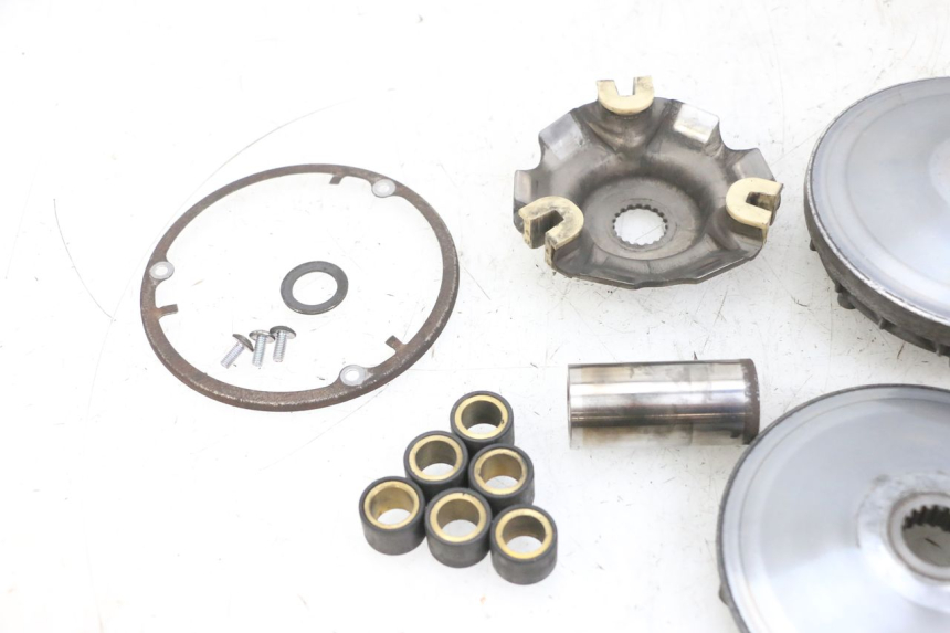 photo de VARIATEUR SUZUKI BURGMAN 125 (2007 - 2014) - Gros plan technique