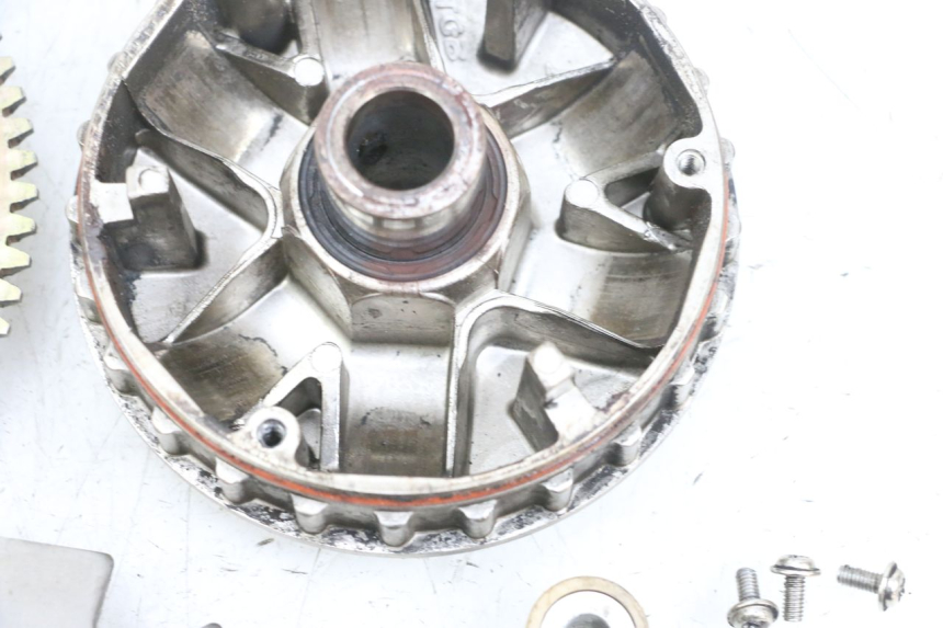 photo de VARIATEUR PEUGEOT ELYSEO 125 (1999 - 2004) - Vue rapprochée