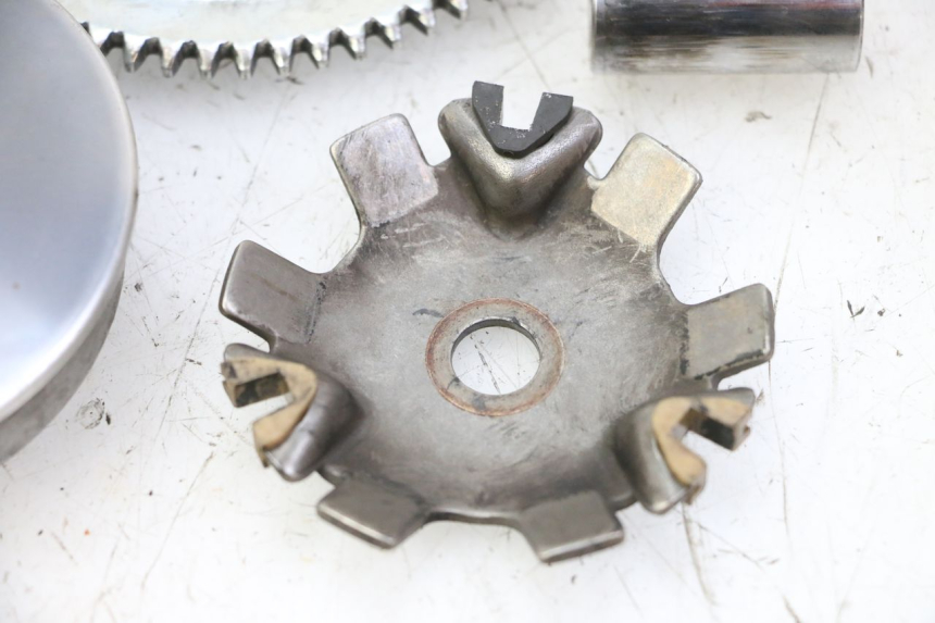 photo de VARIATEUR PEUGEOT ELYSTAR 50 (2002 - 2014) - Gros plan technique