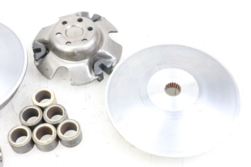 photo de VARIATEUR HONDA FES PANTHEON 2T 125 (1998 - 2002) - Gros plan technique