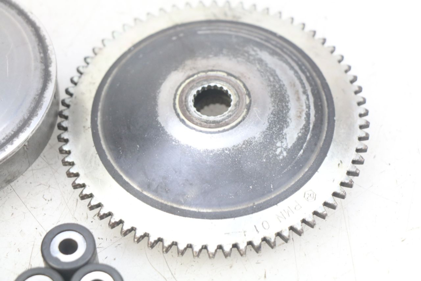 photo de VARIATEUR PIAGGIO FLY 4T 50 (2013 - 2017) - Gros plan technique