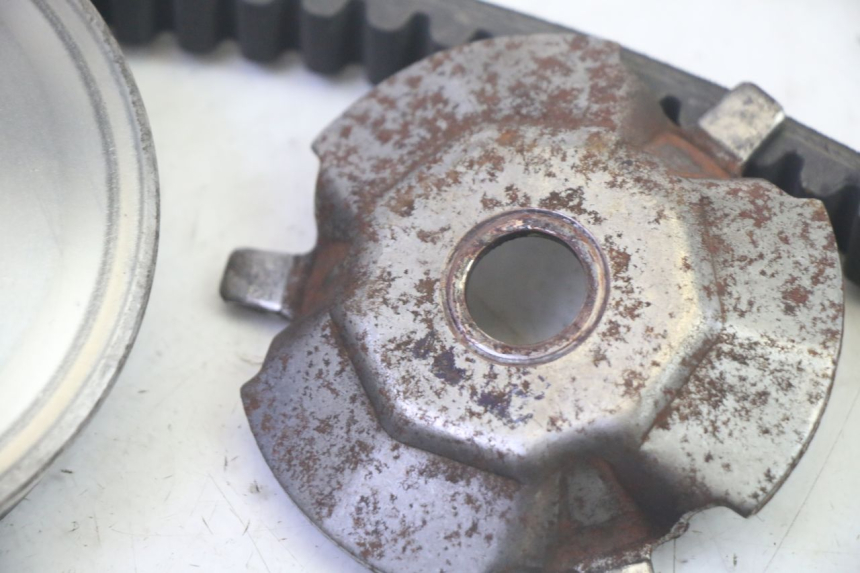 photo de VARIATEUR SYM GTS EVO 125 (2009 - 2013) - Gros plan technique