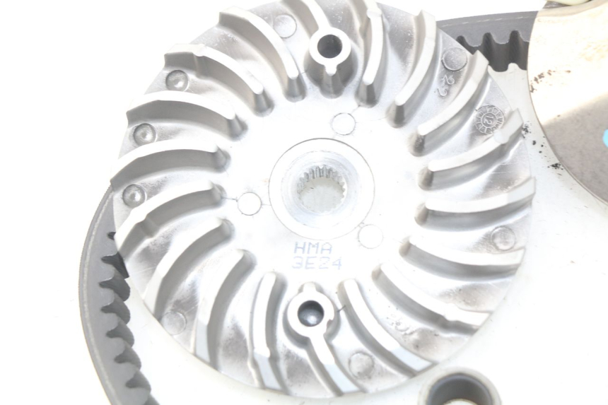 photo de VARIATEUR SYM JOYMAX 250 (2013 - 2017) - Points de fixation