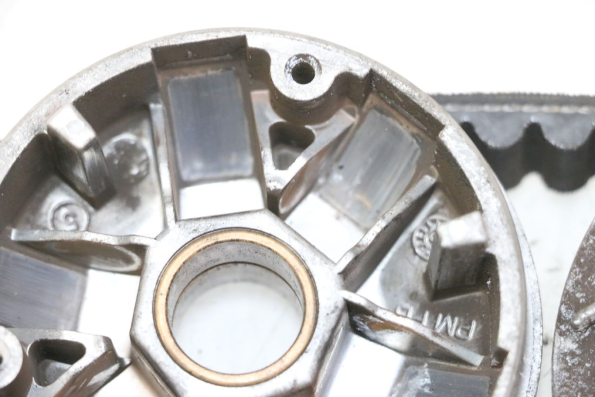 photo de VARIATEUR PEUGEOT KISBEE 2T 50 (2010 - 2017) - État de surface