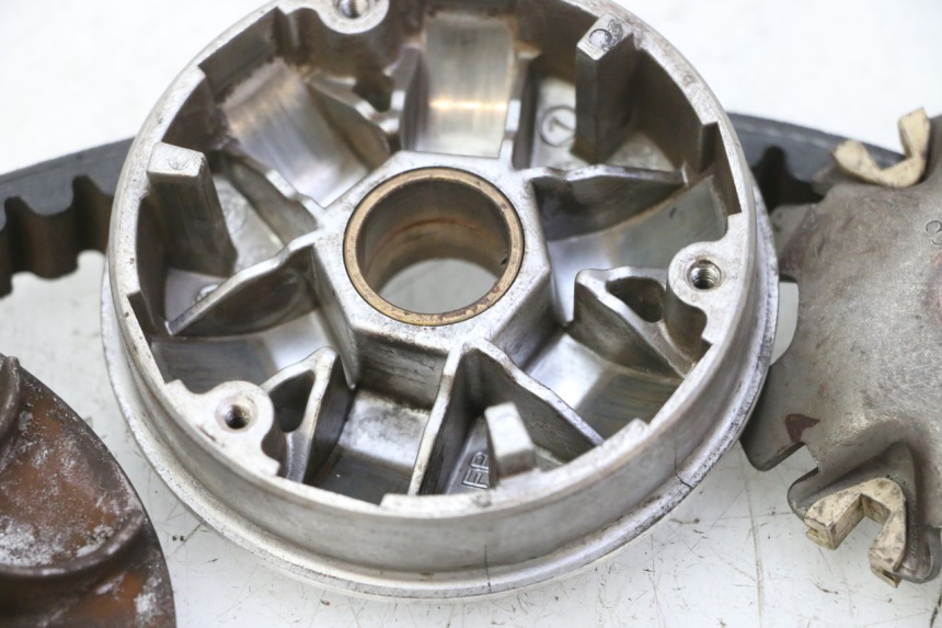 photo de VARIATEUR PEUGEOT KISBEE 2T 50 (2010 - 2017) - Vue rapprochée