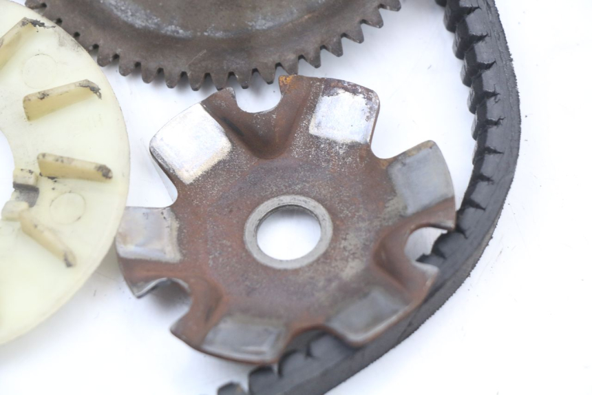 photo de VARIATEUR PEUGEOT KISBEE 4T 50 (2018 - 2022) - Gros plan technique