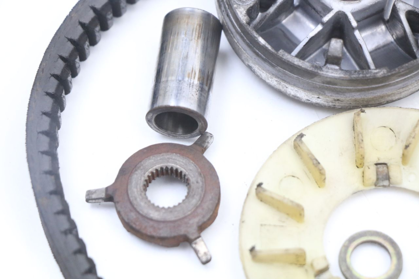 photo de VARIATEUR PEUGEOT KISBEE 4T 50 (2018 - 2022) - Points de fixation