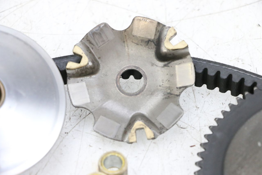 photo de VARIATEUR PEUGEOT KISBEE 4T 50 (2018 - 2022) - Gros plan technique