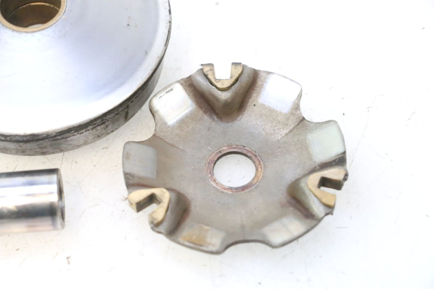 photo de VARIATEUR PEUGEOT KISBEE 4T 50 (2010 - 2017) - Gros plan technique