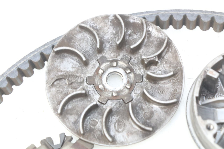 photo de VARIATEUR PEUGEOT LUDIX 50 (2008 - 2017) - Gros plan technique