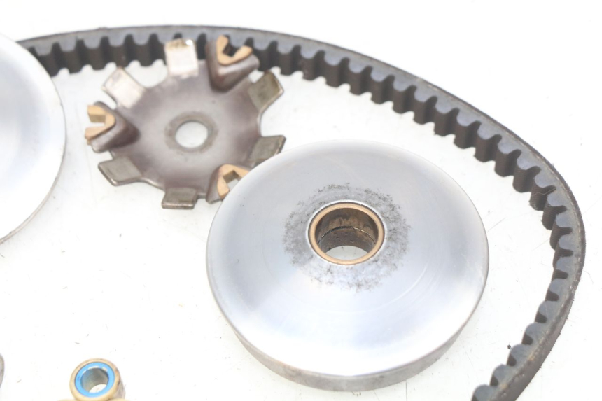 photo de VARIATEUR PEUGEOT LUDIX 50 (2008 - 2017) - Gros plan technique