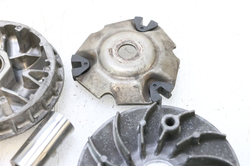 photo de VARIATEUR HONDA PCX (JF57/JF64) 125 (2014 - 2018) - État de surface