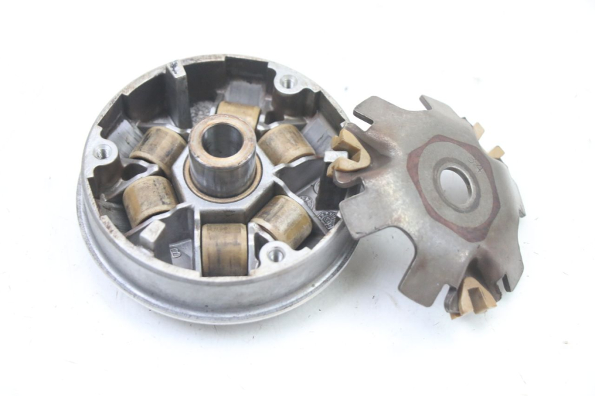 photo de VARIATEUR PEUGEOT TREKKER TKR 50 (2005 - 2014) - Gros plan technique