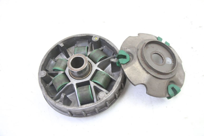 photo de VARIATEUR PEUGEOT SATELIS 250 (2006 - 2012) - Gros plan technique