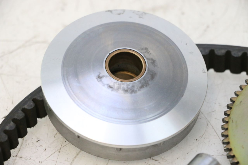 photo de VARIATEUR PIAGGIO TYPHOON 50 (2000 - 2009) - Gros plan technique