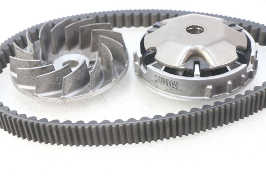 photo de VARIATEUR PIAGGIO VESPA GTS IGET ABS 125 (2017 - 2023) - Détail de la pièce