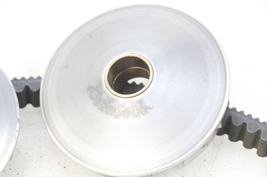 photo de VARIATEUR PIAGGIO VESPA GTS IGET ABS 125 (2017 - 2023) - Vue d’ensemble