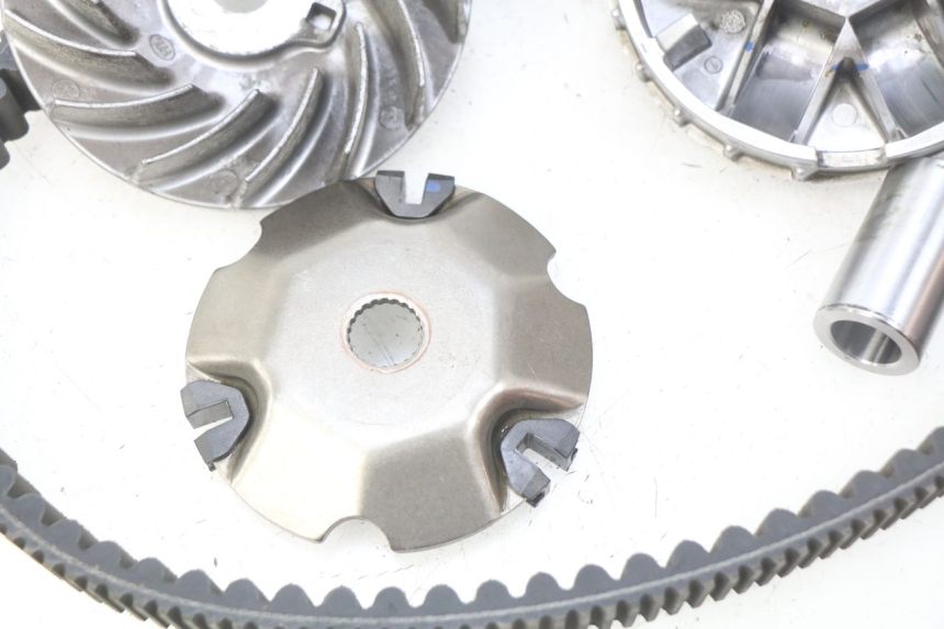 photo de VARIATEUR PIAGGIO VESPA GTS IGET ABS 125 (2017 - 2023) - État de surface