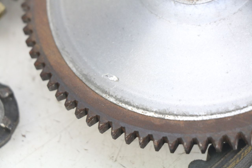 photo de VARIATEUR PIAGGIO VESPA LXV 125 (2006 - 2009) - Gros plan technique