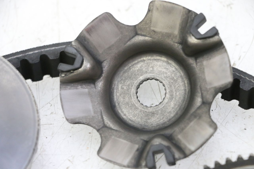 photo de VARIATEUR PIAGGIO VESPA S 2T 50 (2007 - 2014) - Gros plan technique