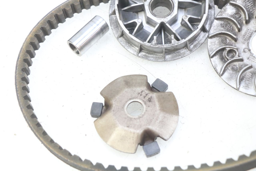 photo de VARIATEUR PEUGEOT VIVACITY NEW 4T 50 (2008 - 2017) - État de surface