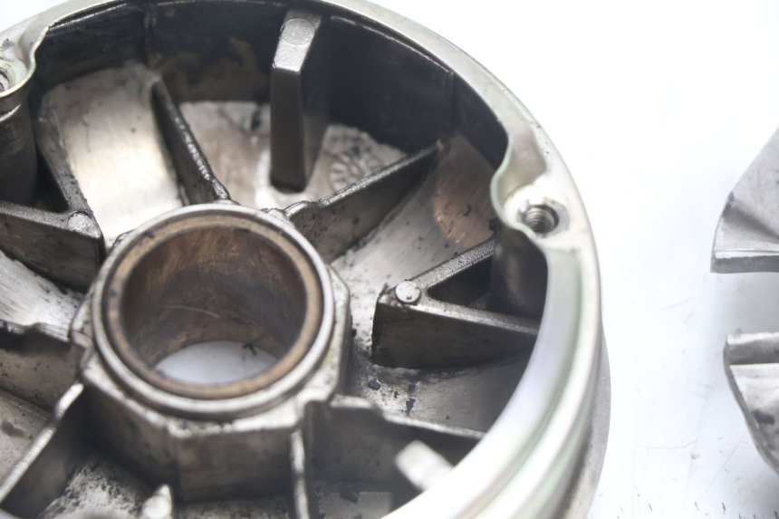photo de VARIATEUR PEUGEOT VIVACITY 100 (1999 - 2008) - Gros plan technique