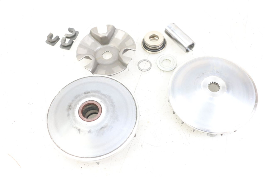 photo de VARIATEUR YAMAHA XMAX X-MAX 125 (2006 - 2009) - Gros plan technique