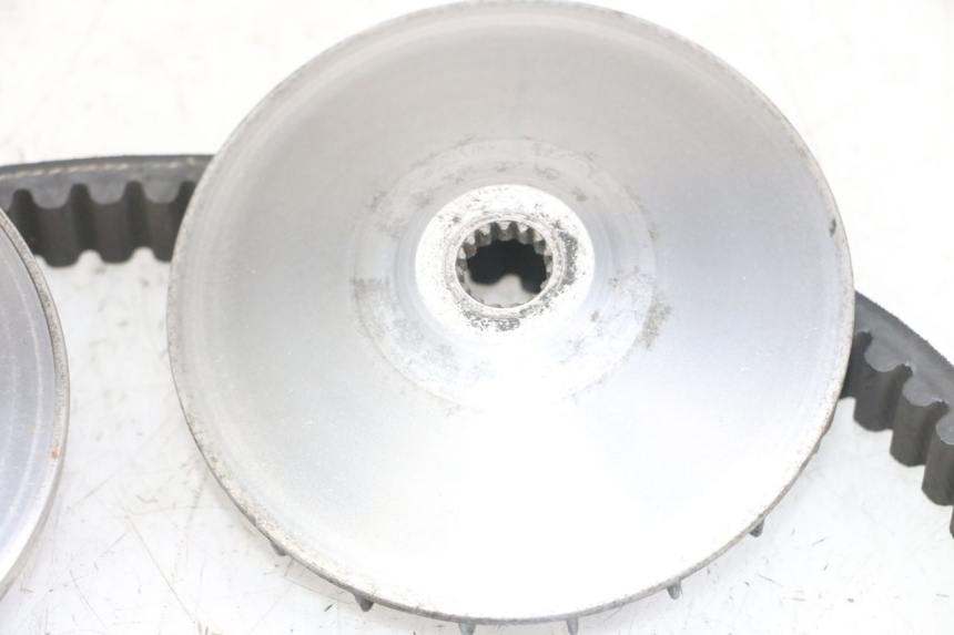 photo de VARIATEUR YAMAHA XMAX X-MAX 125 (2006 - 2009) - Gros plan technique