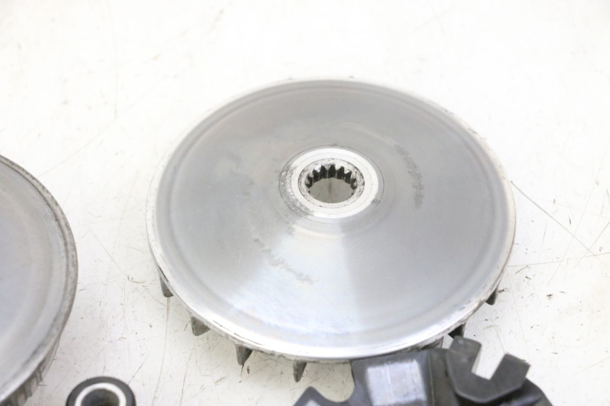 photo de VARIATEUR YAMAHA X-MAX XMAX 125 (2010 - 2013) - Gros plan technique