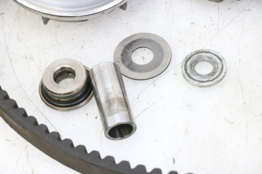 photo de VARIATEUR YAMAHA X-MAX XMAX 125 (2010 - 2013) - Gros plan technique