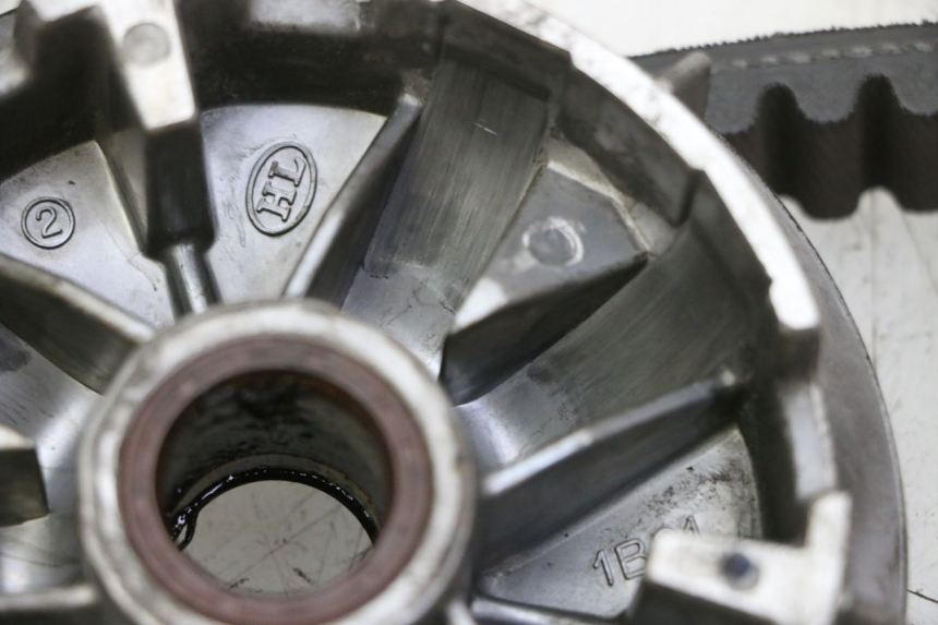 photo de VARIATEUR YAMAHA X-MAX XMAX 125 (2010 - 2013) - Marquages et références