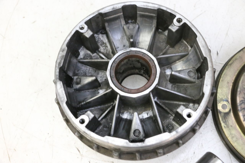 photo de VARIATEUR YAMAHA X-MAX XMAX 250 (2006 - 2009) - Points de fixation