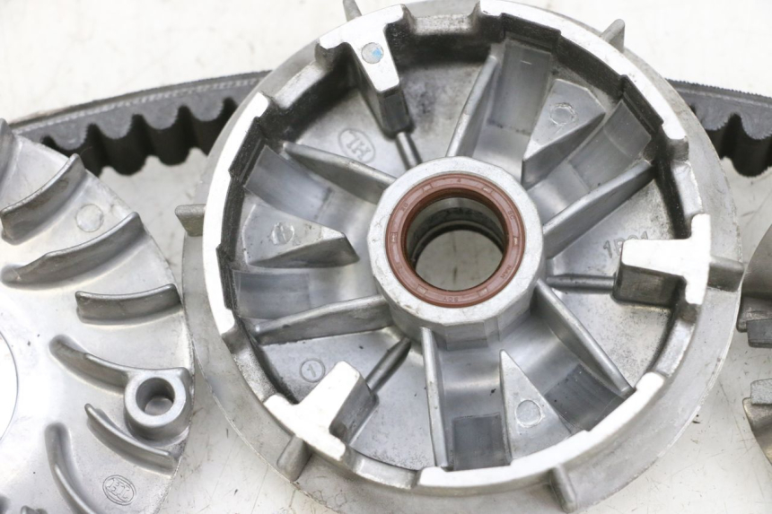 photo de VARIATEUR YAMAHA XMAX X-MAX 125 (2006 - 2009) - Vue rapprochée