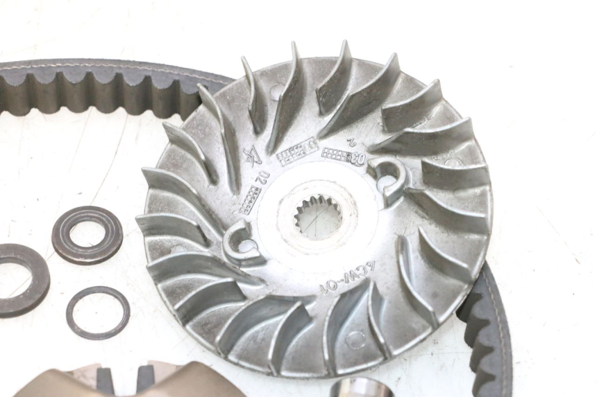 photo de VARIATEUR YAMAHA YP MAJESTY 125 (2002 - 2006) - Vue rapprochée