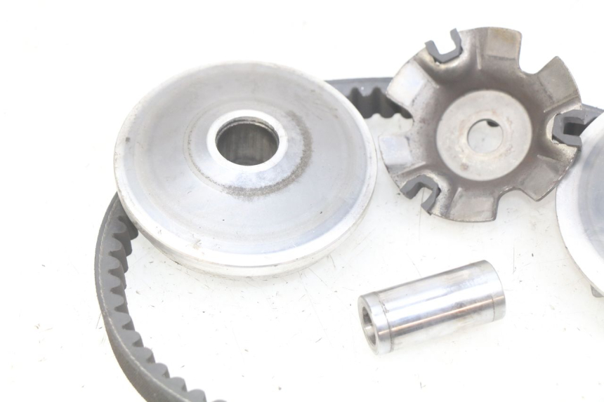 photo de VARIATEUR YIYING YY125T 125 (2006 - 2014) - Gros plan technique