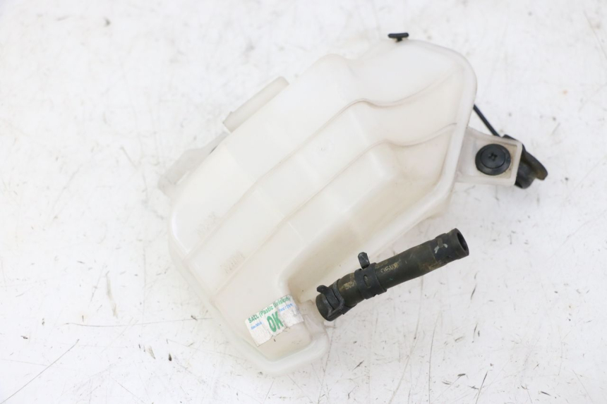 photo de VASE EXPANSION BMW G310 R 310 (2016 - 2020) - Gros plan technique