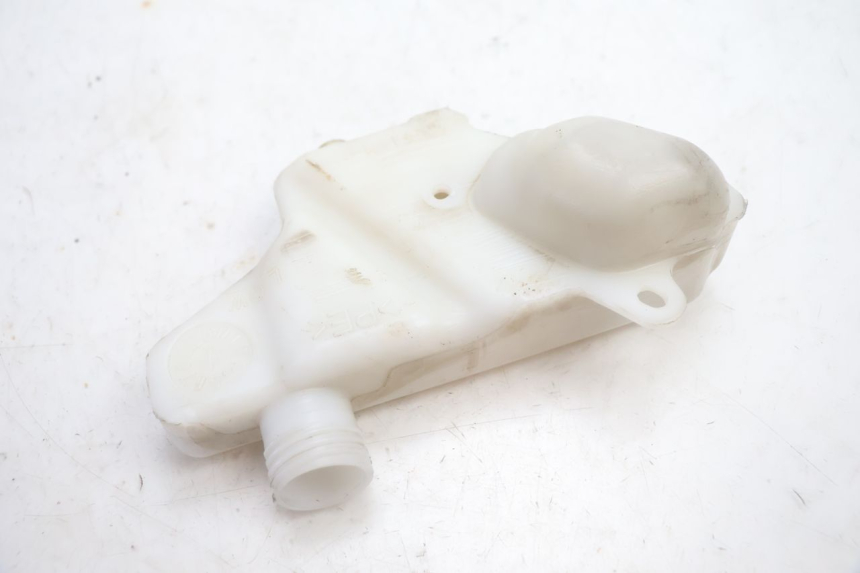photo de VASE EXPANSION YAMAHA YP MAJESTY 125 (2002 - 2006) - Gros plan technique