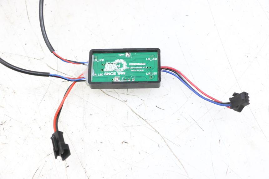 photo de VEILLEUSE DUALTRON AMINIA 1 - Points de fixation