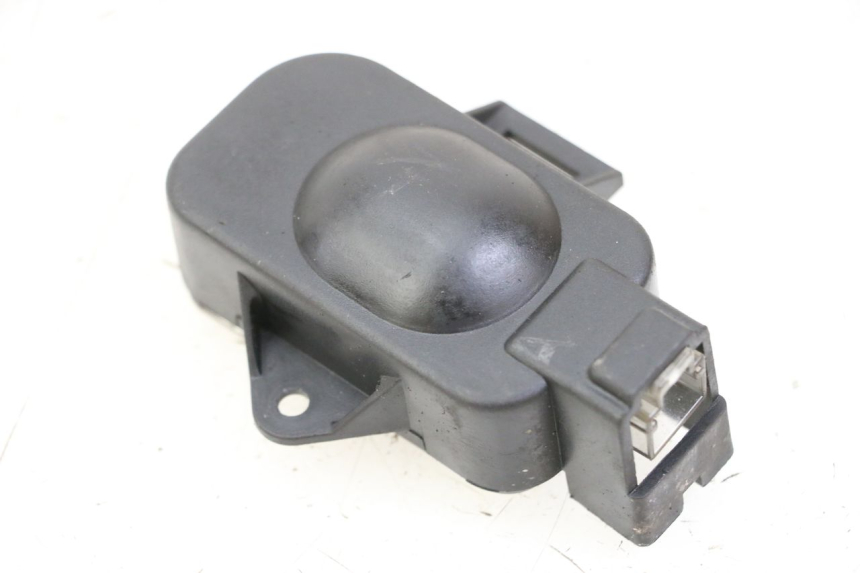 photo de VEILLEUSE HONDA FES S-WING SWING ABS 125 (2007 - 2015) - Autre angle de vue