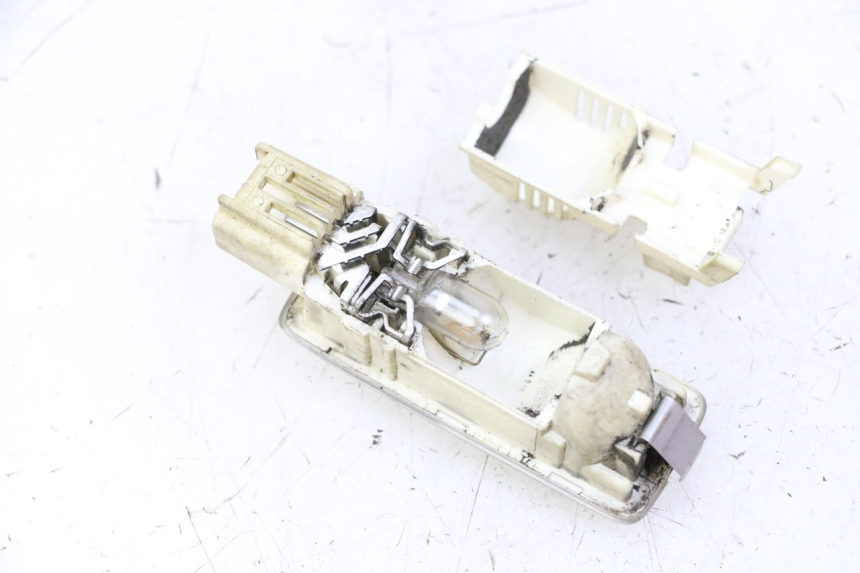 photo de VEILLEUSE PEUGEOT SATELIS 125 (2013 - 2018) - Points de fixation